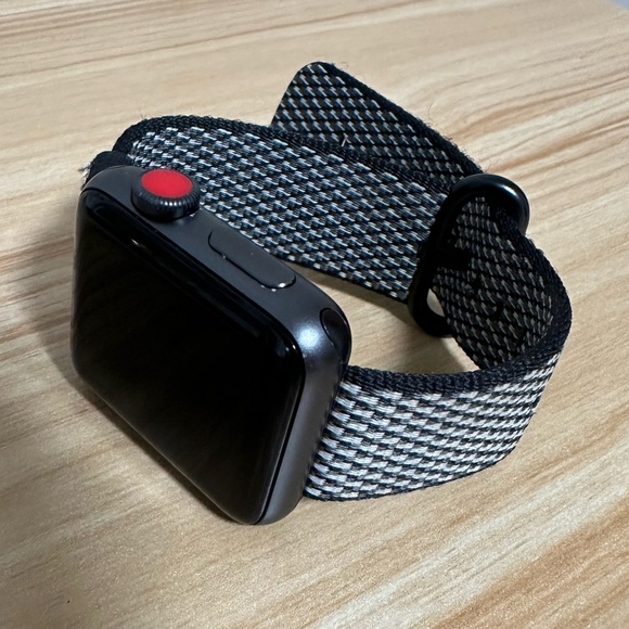 Apple Watch Series 3 + Bands + Charger - Picture 3 of 12